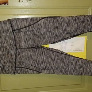 Victoria Sport leggings small